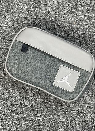 Мессенджер air jordan monogram сумка джордан черный розовый унисекс мужская женская премиум бананка сумка через плечо серый