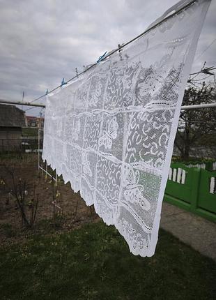 Тюль коротенька.