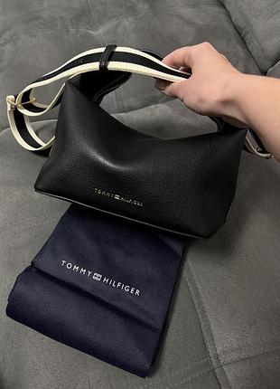 Сумка жіноча tommy hilfiger crossbody crossover logotape чорна