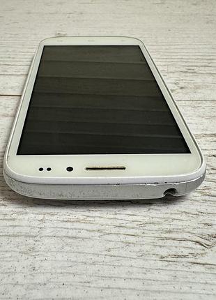 Телефон fly iq4404 4