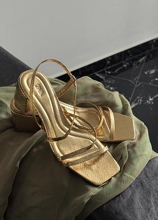 Босоніжки zara 39 р.