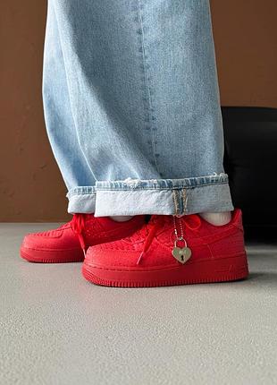 Женские кроссовки nike air force 1 se valentines day/university red