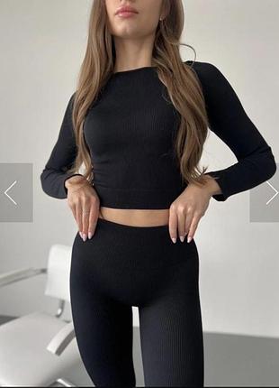 Кроп топ з рукавом в рубчик бесшовний рашгард чорний h&m s