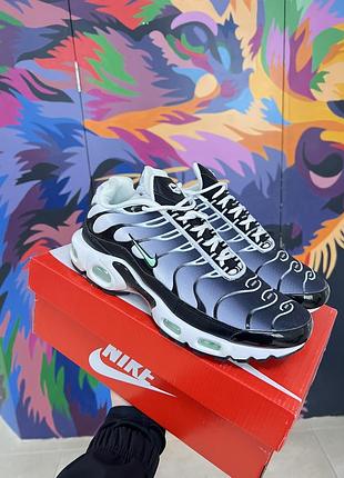 Чоловічі кросівки nike tn , виконані з преміум матеріалів , 44р