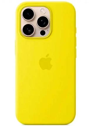 Силиконовый чехол для iphone 16 plus противоударный с защитой от царапин и микрофиброй внутри