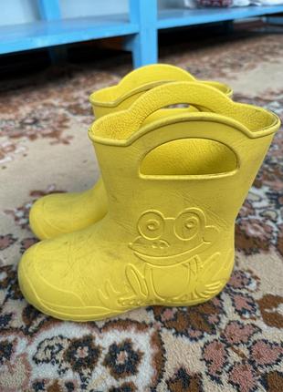 Продам чобітки з піни!