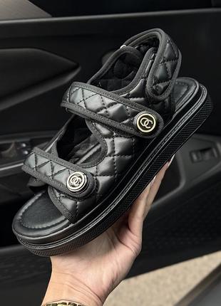Босоніжки жіночі на платформі чорні липучки