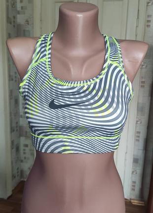 Спортивный топ майка nike.