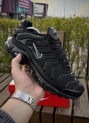 Кроссовки nike air tn plus triple, черные