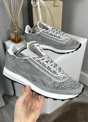 Жіночі оригінальні кросівки reebok classic az