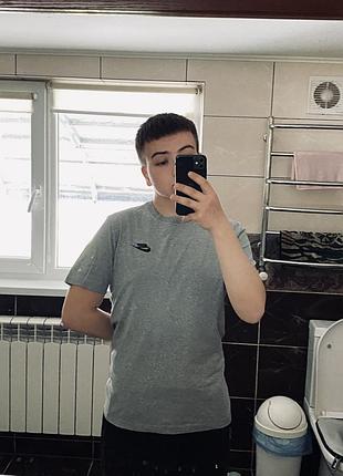 Футболка nike сіра,розмір m