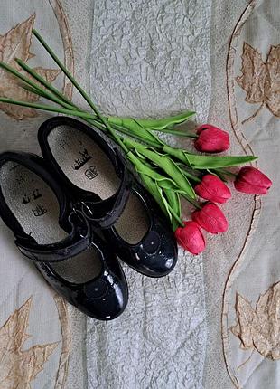 Лакові туфлі "clarks"  ⭐️р.34 (уст.22.0 см) 2