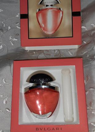Флакон разом з упаковкою "omnia coral" edt