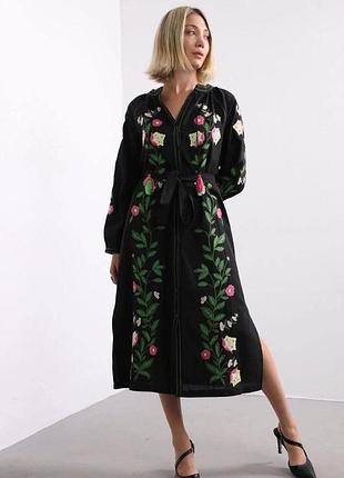 Вишита сукня квітка