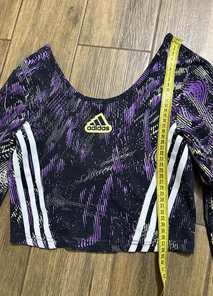 Укорочений лонгслів adidas кроп топ 2