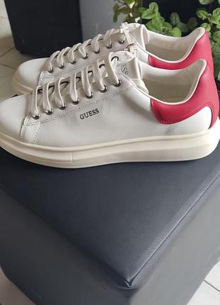 Кроссовки guess