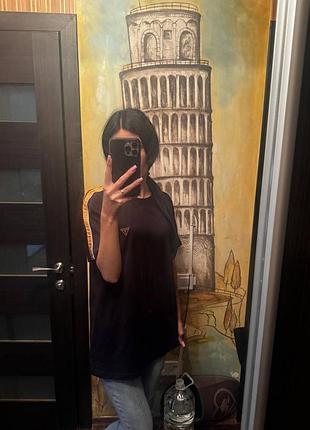 Продам футболку guess ! m розмір