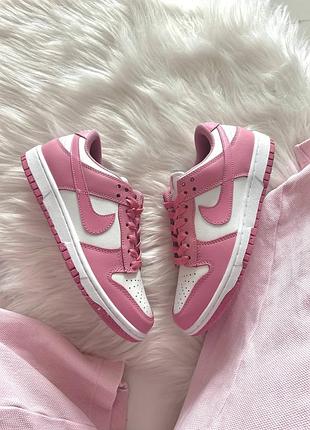 Стильные женские кроссовки nike sb dunk low pink white