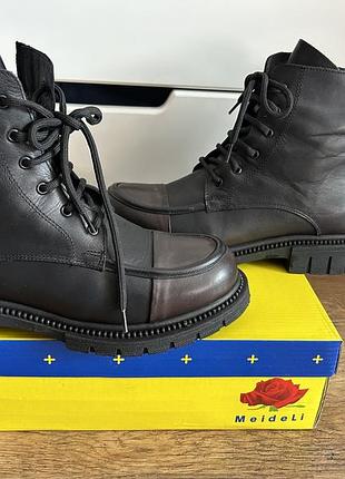 Шкіряні чоботи жіночі
