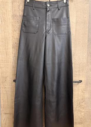 Zara штани з екошкіри wide leg чорні eur 32 (xs/s)