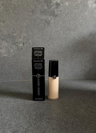 Armani luminous silk консилер