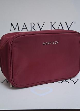 Косметичка бордо с серебряным логотипом mary kay