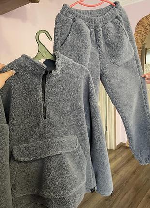 Продам костюм