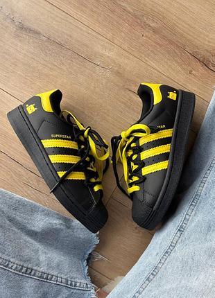 Стильные женские кроссовки adidas superstar pokemon black yellow custom