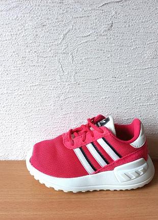 Суперовые кроссовки adidas 24 р. стелька 15 см.