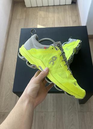 Кросівки on running cloudsurfer
