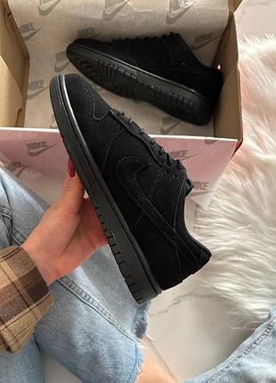 Nike sb dunk triple black 5