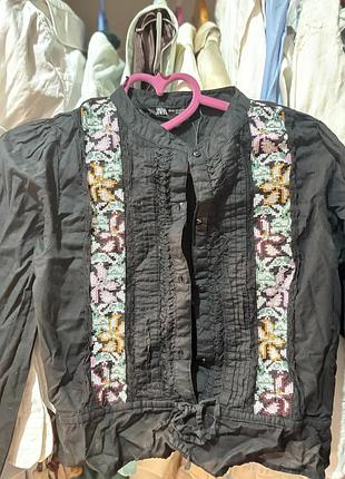 Черная вышиванка от zara