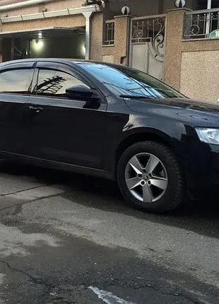 Дефлекторы окон на skoda octavia iii а-7 седан 2013-2020 (скотч). ветровики на skoda octavia а7