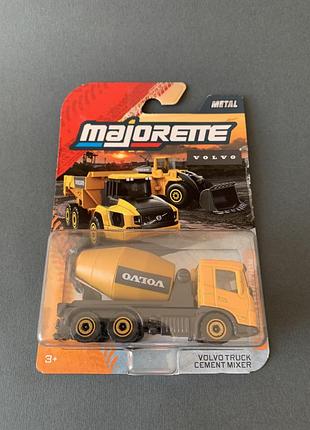 Машинка металева мажорет volvo truck cement mixer majorette