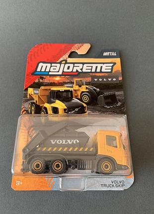 Машинка металева мажорет volvo truck skip majorette