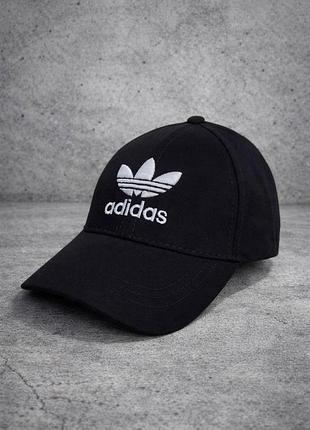 Кепка adidas чорна з білим "лілія"