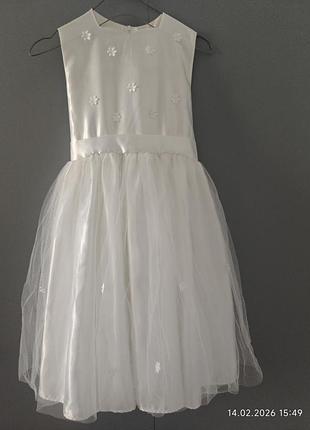 Праздничное белое платье wedding collection (р. 110) с большим бантом - идеальное состояние