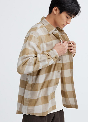 Фланелевая рубашка в клетку uniqlo