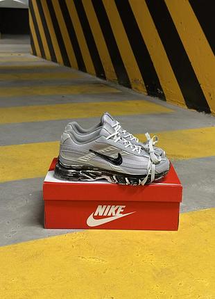 Nike initiator custom grey