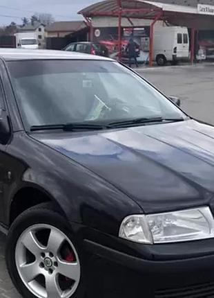 Дефлекторы окон ветровики на skoda octavia i tour лифтбек 1996-2010 (скотч) av-tuning