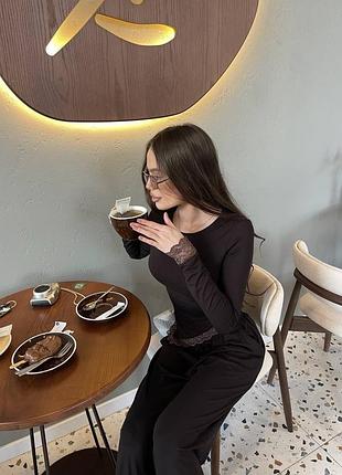 Базовий жіночий брючний костюм