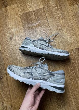 Кросівки asics