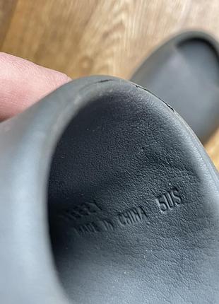 Тапочки adidas yeezy 5