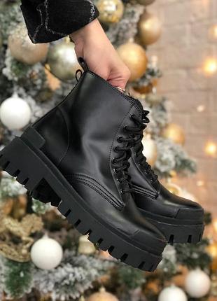 Жіночі чорні черевики демісезон black boots