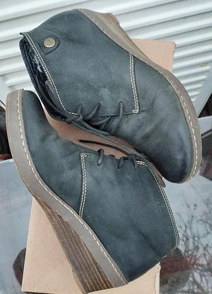 Ботинки, бутилоны женские  
бренду clarks soft wear