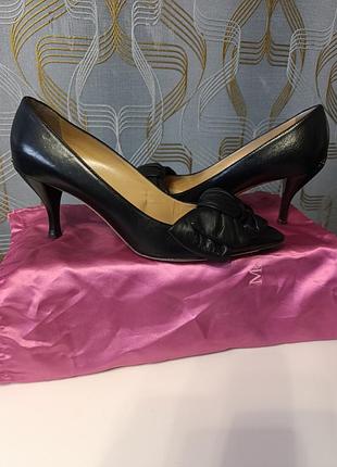 Кожаные туфли на каблуке 40-41