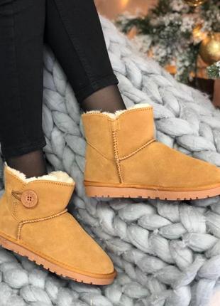 Уггі жіночі коричневі з гудзиком ugg mini bailey batton brown winter