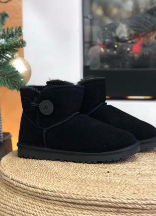 Чёрные женские угги с пуговицей ugg mini bailey batton black6 фото