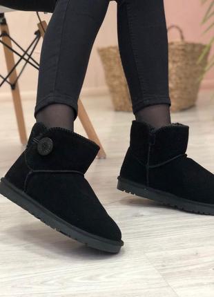 Чёрные женские угги с пуговицей ugg mini bailey batton black9 фото