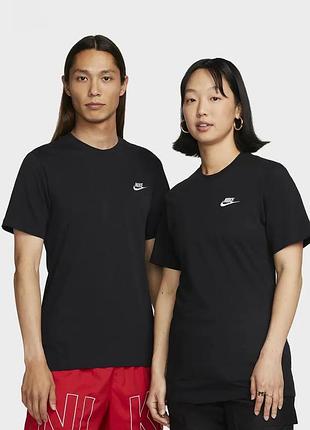 Чoрна футболка nike sportswear club (унісекс) ar4997-013 100% бавовна m